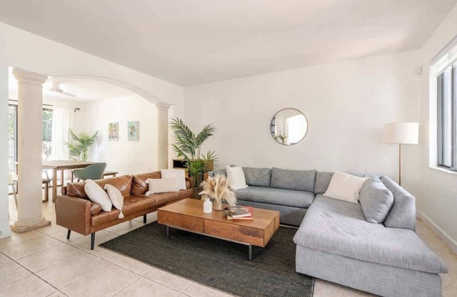 FL1 House NEW Miami Oasis Game Room & Firepit!