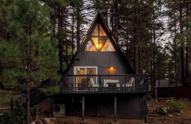Flagstaff Forest Cabin/Hot Tub Getaway