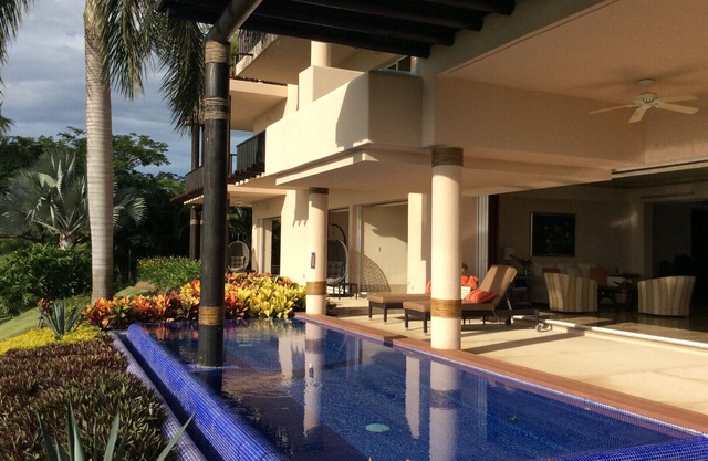Flat 501 Luxury Condo, Premier Golf Membership, Private Pool & Golf Cart