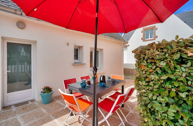 Flat for 4 300m from the beach in Guilvinec