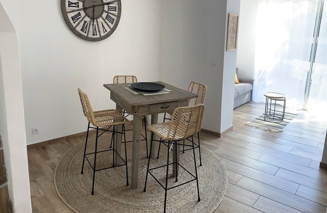 Flat near the sea Cekalauthymae