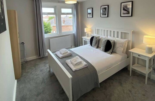 Flat - Sleeps 4 - Pet friendly - Parking
