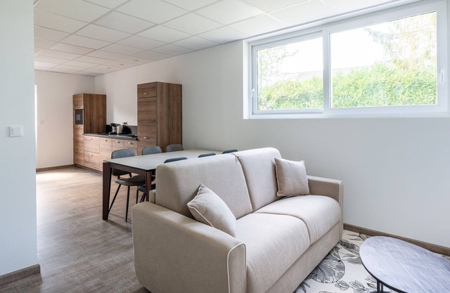 Fleur de Lys - Two Bedroom Apartment, Sleeps 6