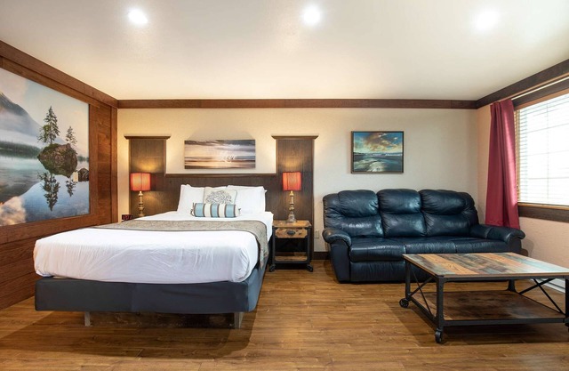 Flip Flop - Queen Studio Room at Wanderlust Inn, Pet Friendly