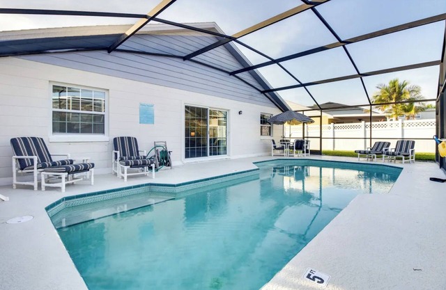 Florida Gem 2-bedroom house in Kissimmee with strong WiFi, AC, and private pool