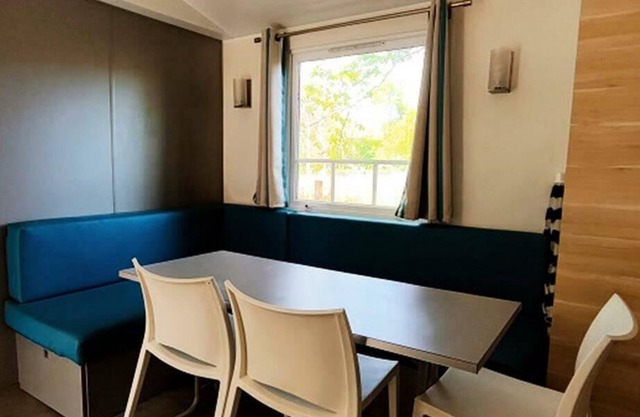 Flower Les Terrasses de Dordogne campsite *** - Mobil Home Confort 4 rooms 6 people