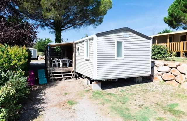 Flower Camping Provence Vallée * - Mobile home Loggia Comfort 24 m2 2 bedrooms + covered terrace + TV 4 persons