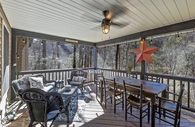 Foothill Falls, Waterfront/Gameroom/Pets Welcome!