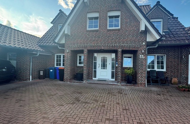 For families with bikes - close to the beach and the city, but not in the hustle and bustle