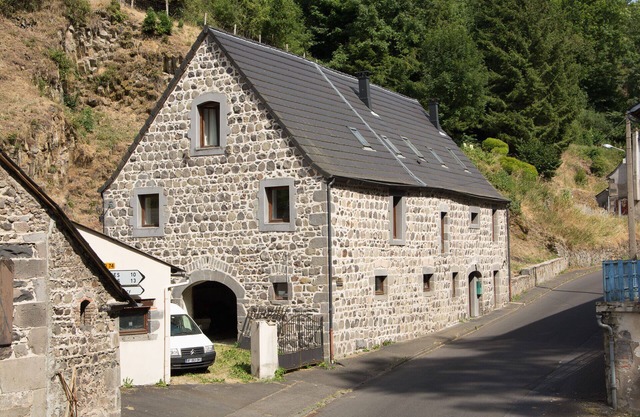 For hiking and/or winter sports enthusiasts SANCY/SUPER BESSE