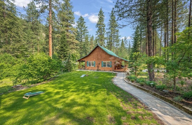 Forest Gem: Peaceful dog-friendly cabin with Hot Tub and EV Charger