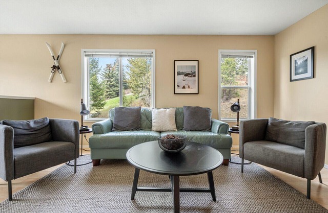 Forest Heights | Central | King Bed | Affordable
