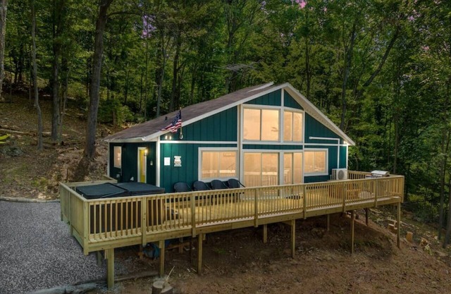 Forest Ridge Cabin - Hot Tub +Wi-Fi +National Park