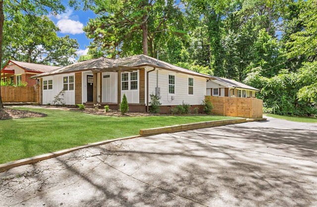 Forest's Edge Hideaway - sleeps 16+, Mercedez Benz stadium, Aquarium, Six Flags