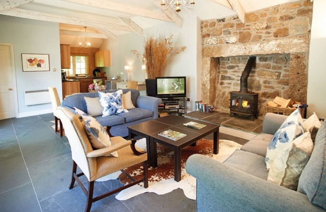 Four and a half miles south of Helston, this delightful cottage is situated on a tranquil estate.