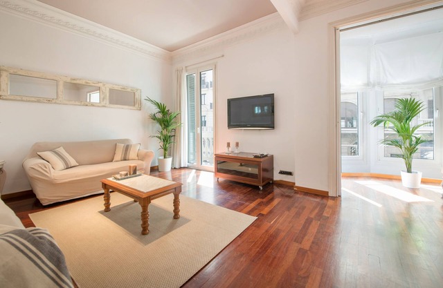 Four bedroom apartment in Balmes - You Stylish