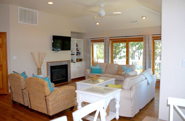 Four Seasons, TOP AMENITIES, fully stocked, Pool & Theater Room!