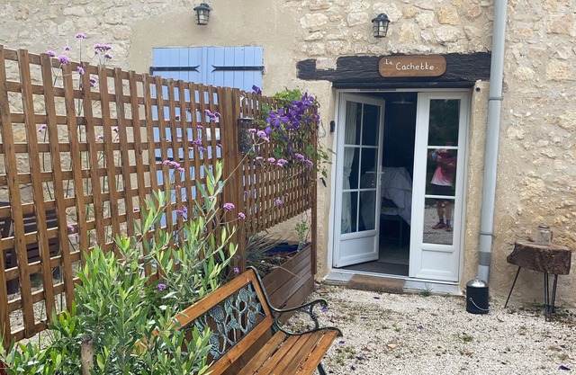 Cosy 1 bedroom gite (La Cachette)