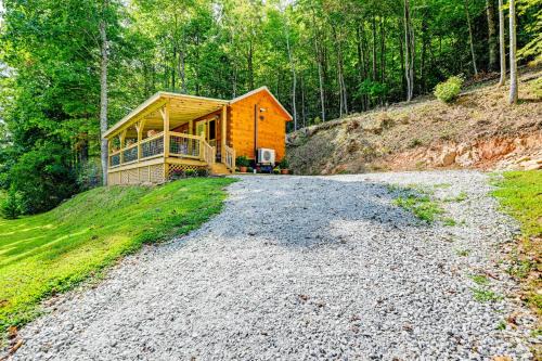 Franklin Cabin with Creek Access Hike and Fish!