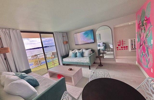 Free Beach Chair service, Pool, Daybed on balcony for Sunsets over the Water