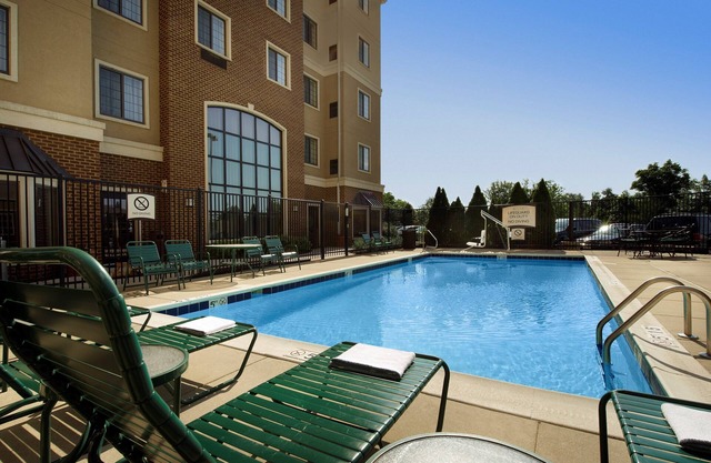 Free Breakfast Buffet! Pool | Staybridge Near BWI Airport