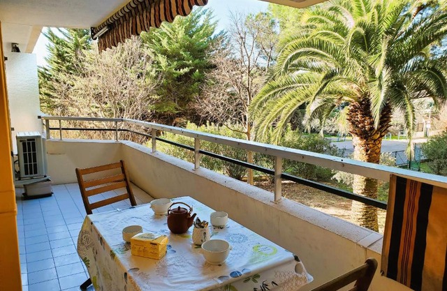 FREJUS PLAGE Miougrano T2 55m2 Climatise Piscine