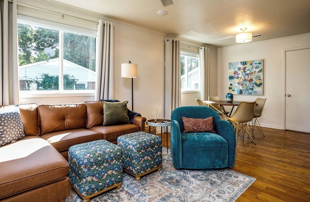 Fresh & Clean - Newly Remodeled 4-bedroom house in the heart of Jonesboro