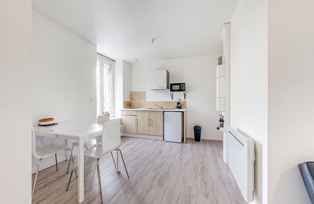 Friendly and functional apartment in the heart of the town of Fougeres.