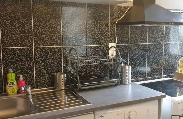 FRIENDLY APARTMENT, NEAR CENTER OF LILLE