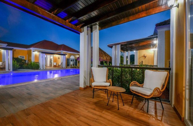 From its exclusive nature location, the secluded villas embrace open-air layouts.