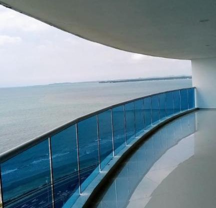Front Ocean View Penthouse Cartagena