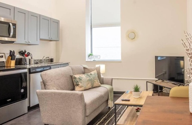 Frontdesk | Cozy Studio Apt in Cultural District