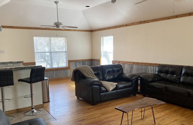 Full luxury apartment 17 mins from downtown Dallas