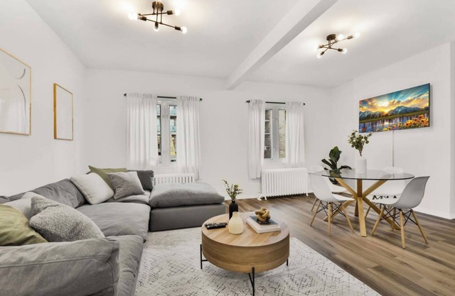 Fully Furnished 2 Bedroom with Flexible terms on St Clair Ave West, Toronto