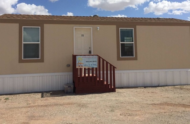 Fully Furnished One Bedroom Home with AC, Kitchen, inside Laundry