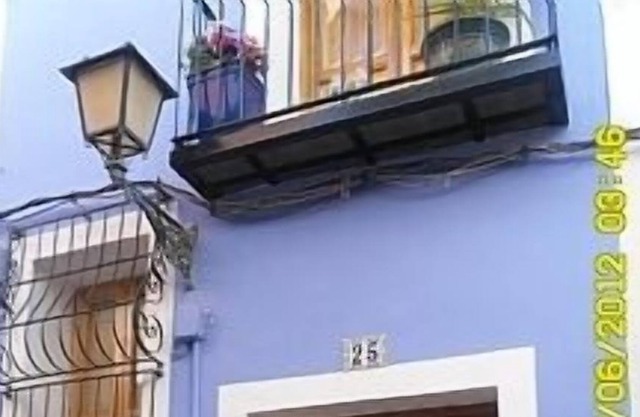 Fully Refurbished Townhouse Retaining Many Original Features, With Roof Terrace