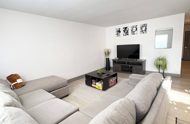 Fully Remodeled Beauty in the Heart of Vacaville w/Huge Backyard!