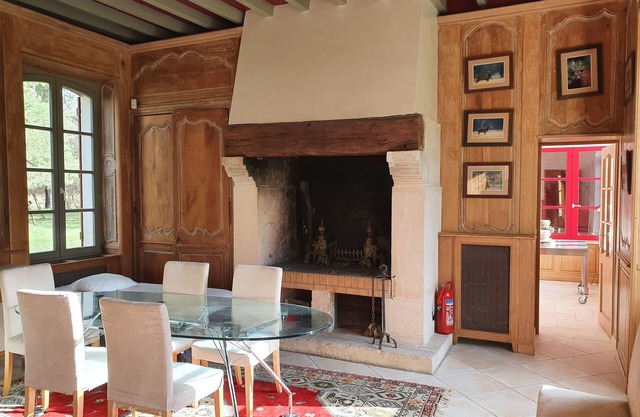Fully renovated forest house 60kms from Paris