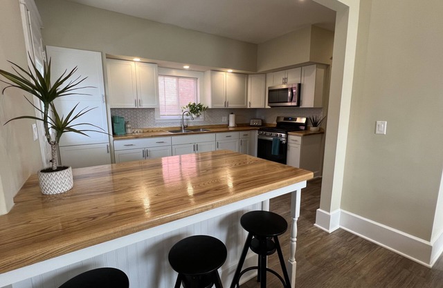 Fun family cottage 8 minutes from All Star Village