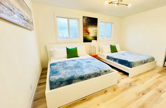 Fun Group Stay * A/C * 5Mins to WEM * King Bed * Sleep16 * Crib*