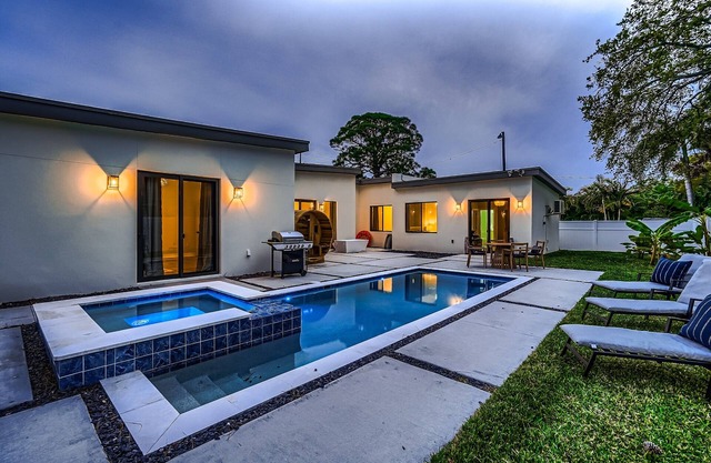 Fun & Luxury 5BR Pool Villa w/Sauna+Arcade+Plunge