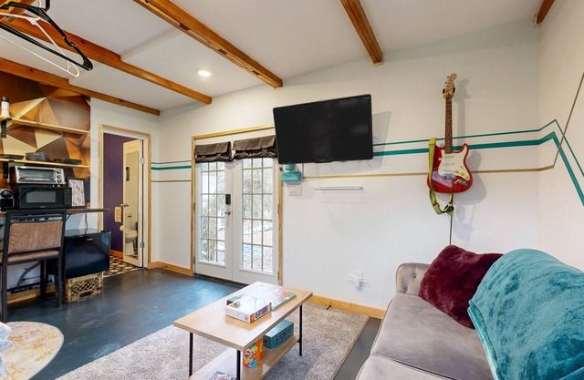 Fun, musical guest house with disco ball, lovely yard, & firepit - near airport