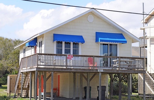 Fun-N-The Sun - 2 BR Home; Dog Friendly with an Ocean View!