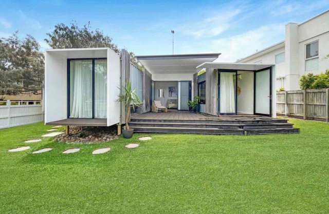 Funky Beachfront House Opposite Kawana Surf Club