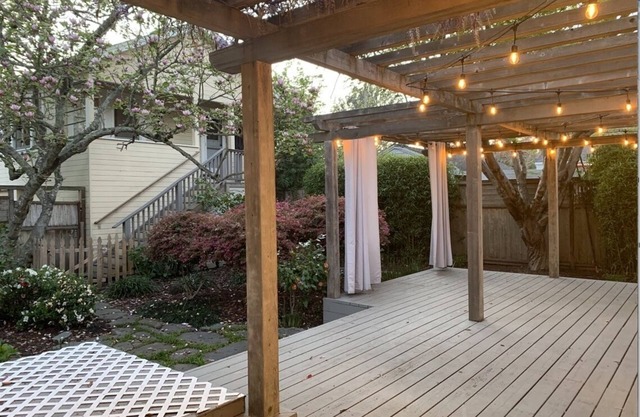 Furnished 1 bedroom 1 bath cottage that is walking distance to Downtown Napa