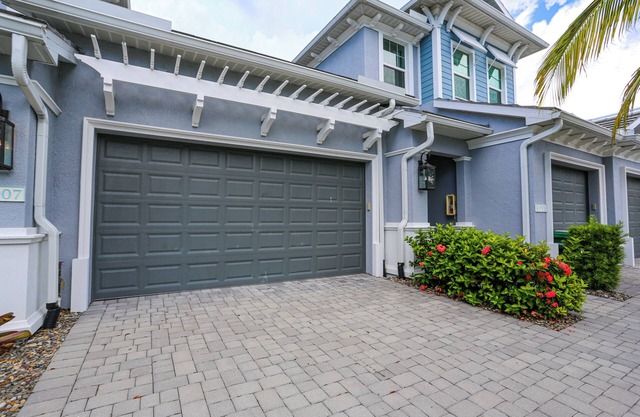 FURNISHED ANNUAL OR SEASONAL RENTAL - 3BED/2BATH - FURNISHED-LAKE VIEW