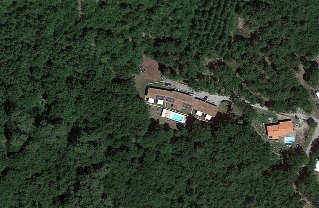 Furnished apartment " Begonia " 2 Bedrooms. Swimming pool near lake/sea/cycle path