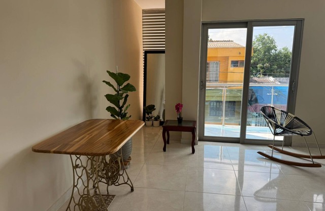 Furnished apartment, Excellent location, free parking