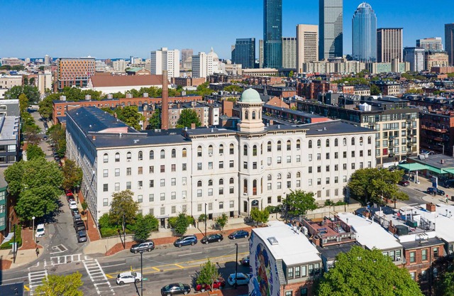 Furnished South End Studio w/Gym, W/D & Pool