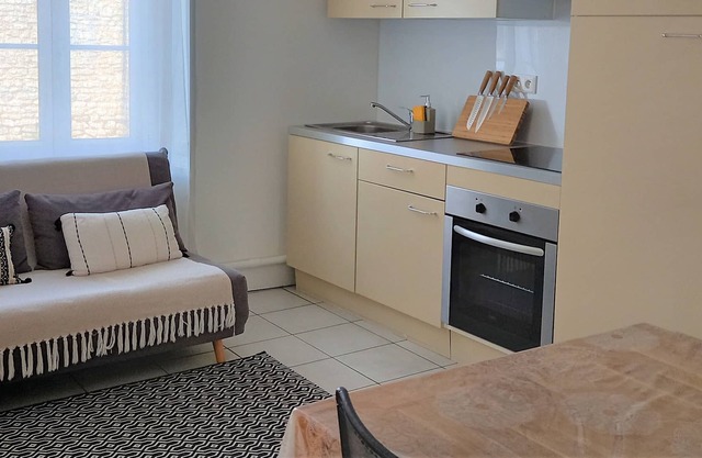 Futuroscope: pretty house with terrace